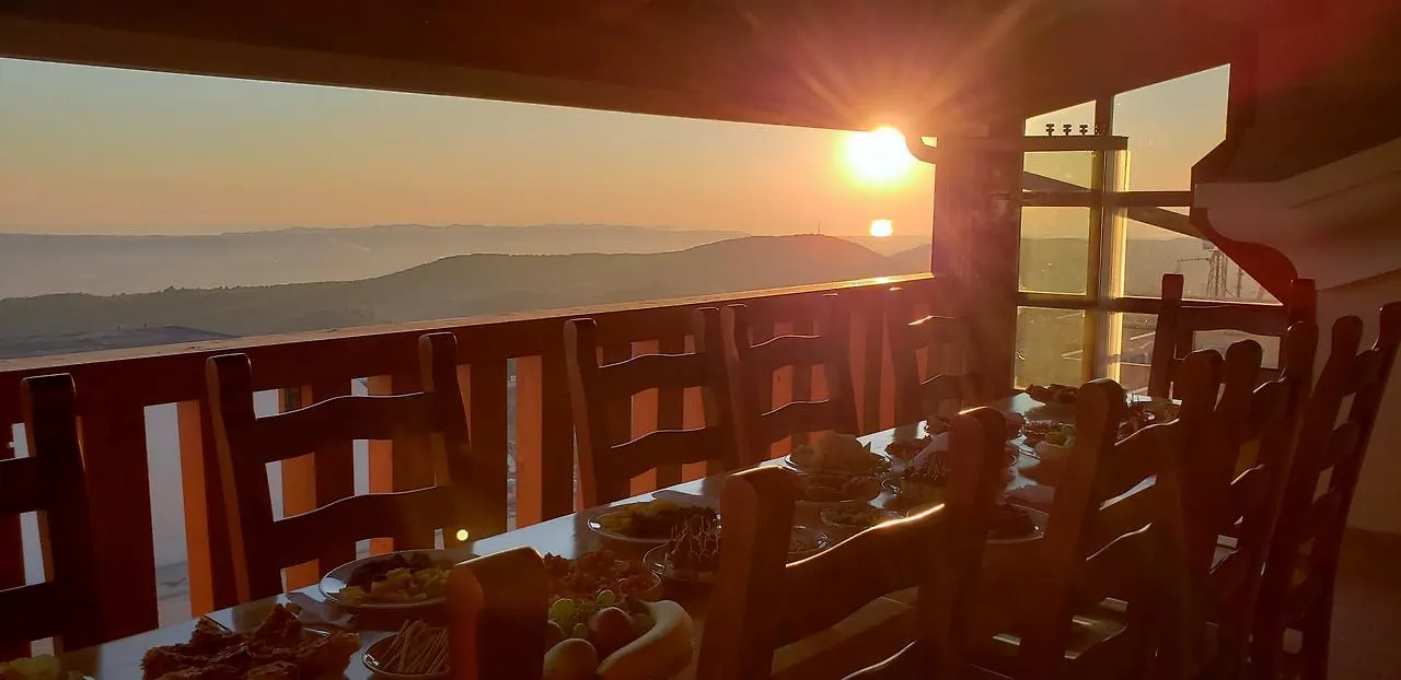 Mervin Hotel Krujë 4*,